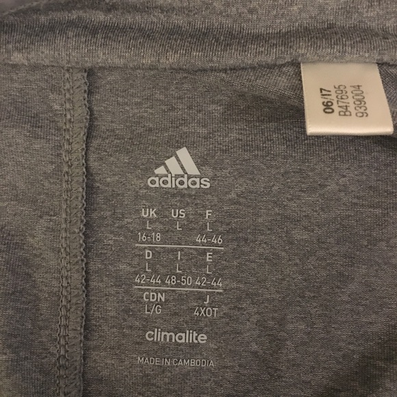 Adidas women’s shirt - Picture 8 of 8